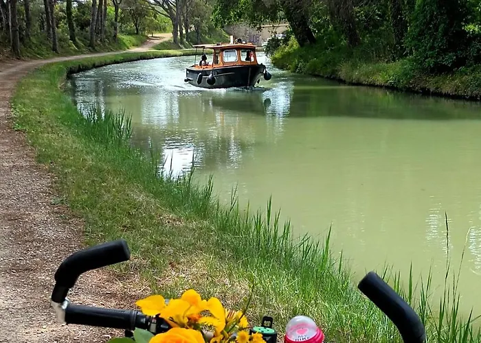Roulotte Au Bord Du Canal Du Midi * Argeliers