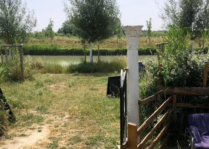 Roulotte Au Bord Du Canal Du Midi Argeliers